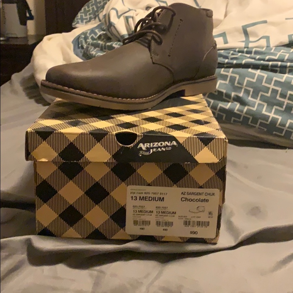 Men’s chukka boot brand new never worn